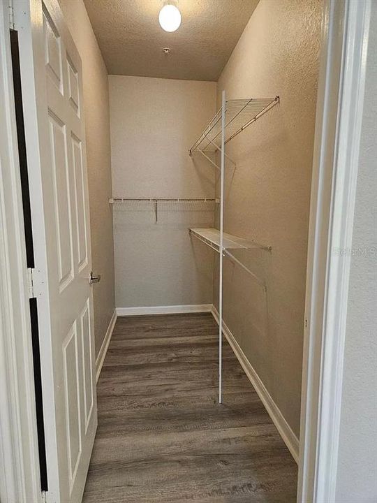 For Sale: $285,000 (2 beds, 2 baths, 1070 Square Feet)