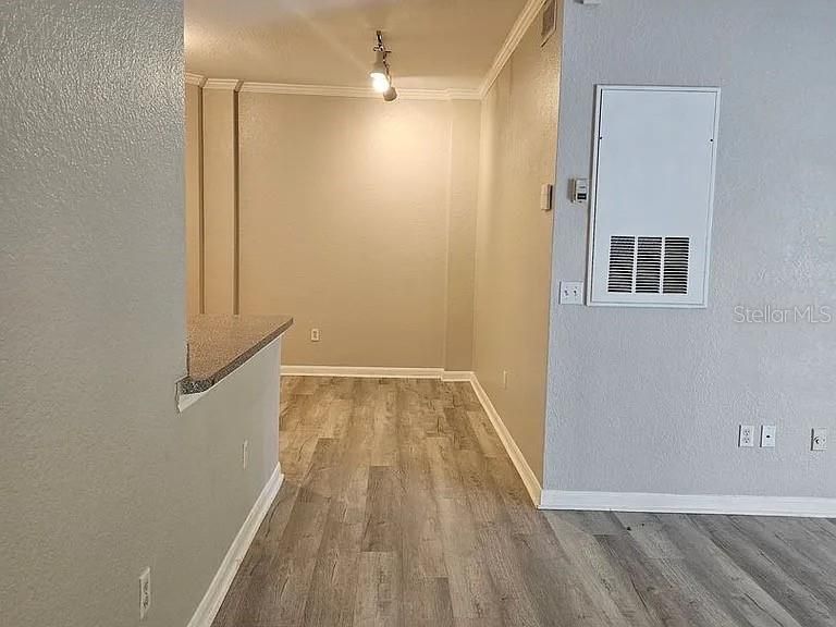 For Sale: $285,000 (2 beds, 2 baths, 1070 Square Feet)