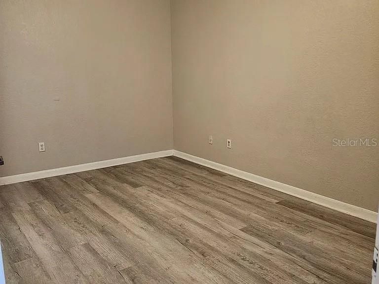 For Sale: $285,000 (2 beds, 2 baths, 1070 Square Feet)