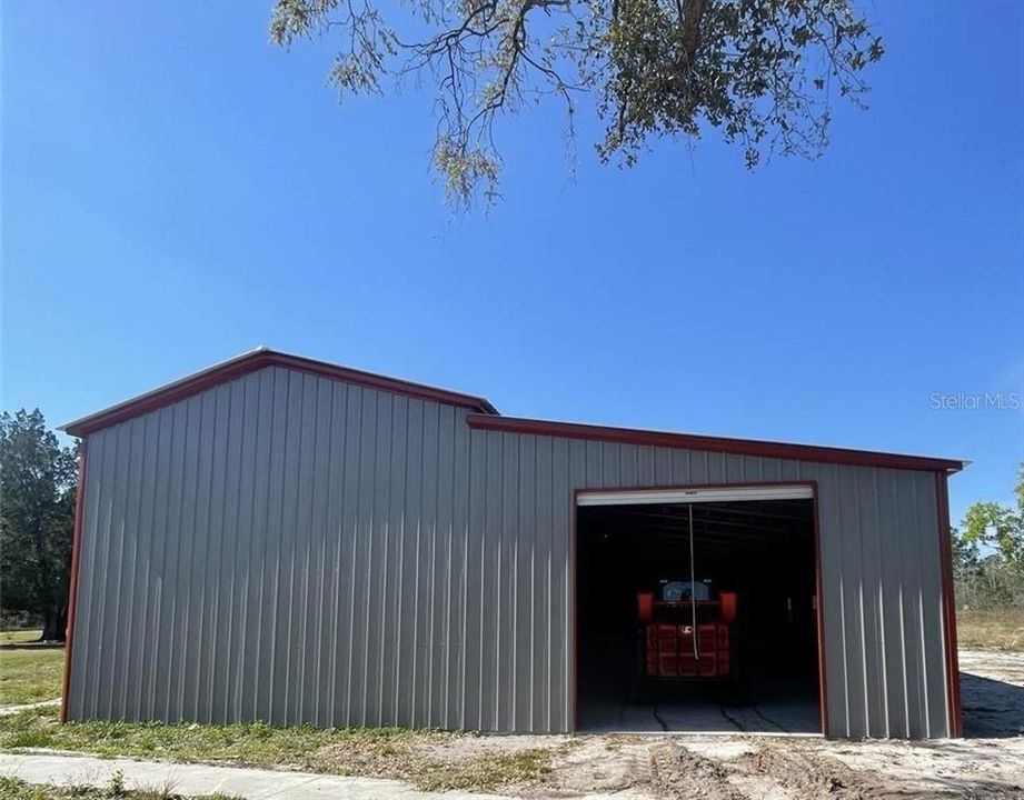 На продажу: $599,000 (46.25 acres)