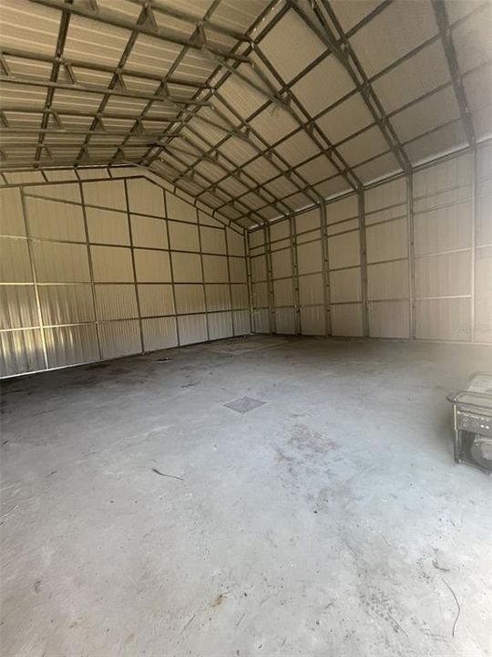 На продажу: $599,000 (46.25 acres)