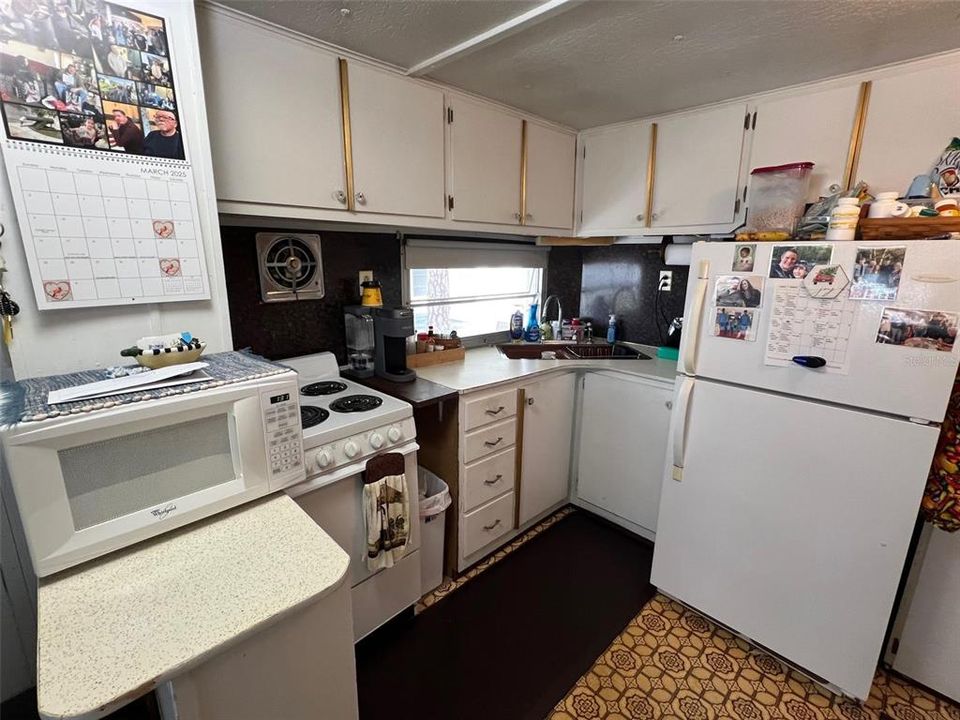 待售: $56,000 (2 贝兹, 1 浴室, 450 平方英尺)