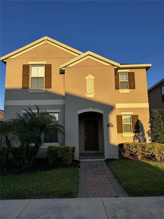 Vendido Recientemente: $520,000 (3 camas, 2 baños, 2204 Pies cuadrados)