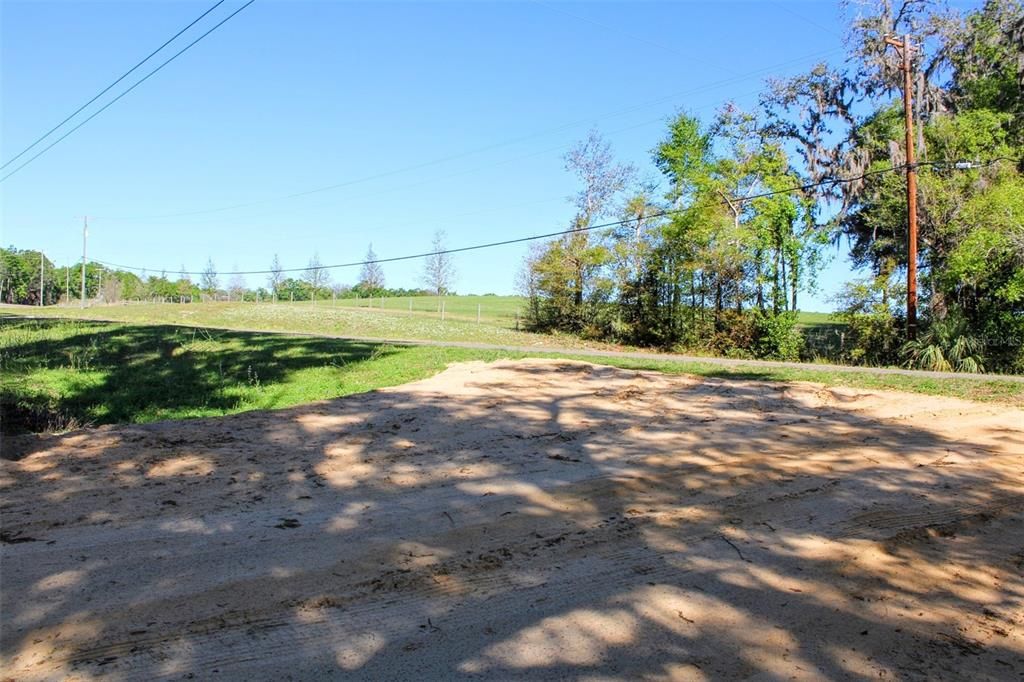На продажу: $265,000 (2.40 acres)