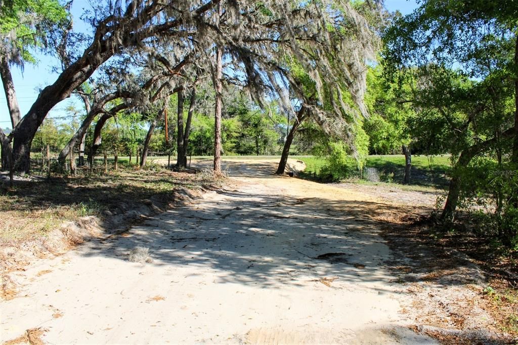 На продажу: $265,000 (2.40 acres)