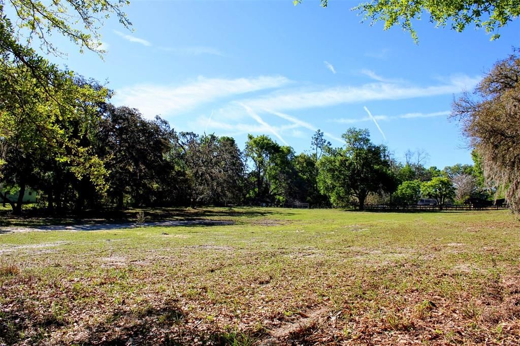 На продажу: $265,000 (2.40 acres)