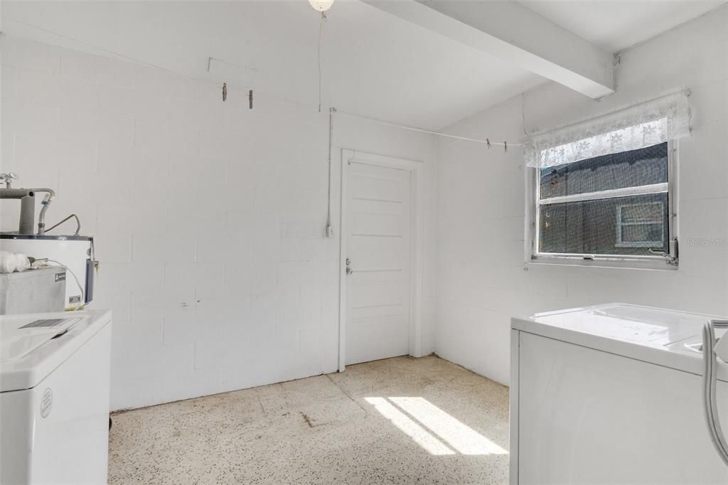 待售: $395,000 (3 贝兹, 2 浴室, 2559 平方英尺)