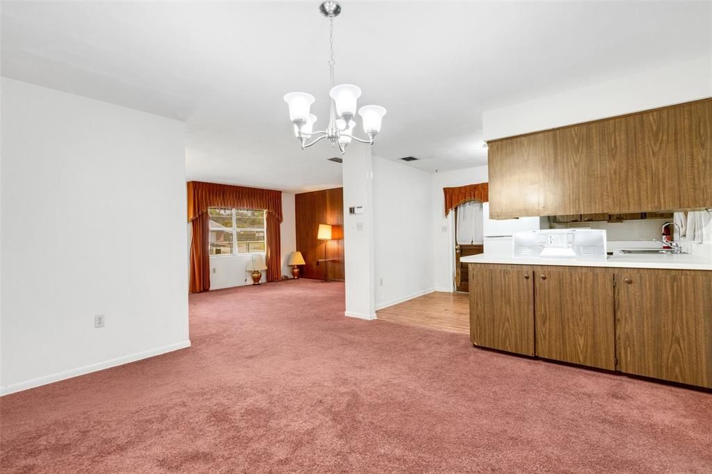 待售: $395,000 (3 贝兹, 2 浴室, 2559 平方英尺)