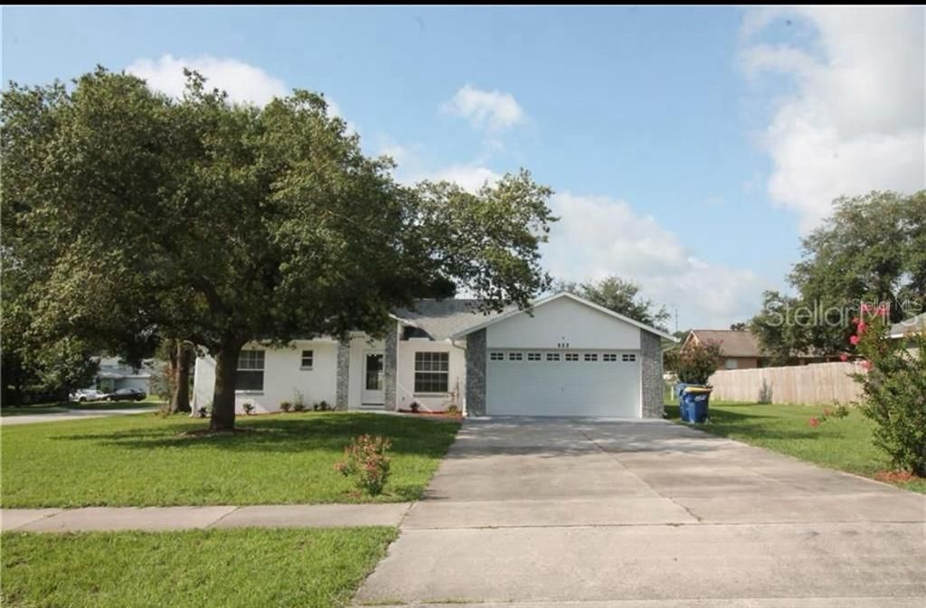 Recently Sold: $299,999 (3 beds, 2 baths, 1267 Square Feet)