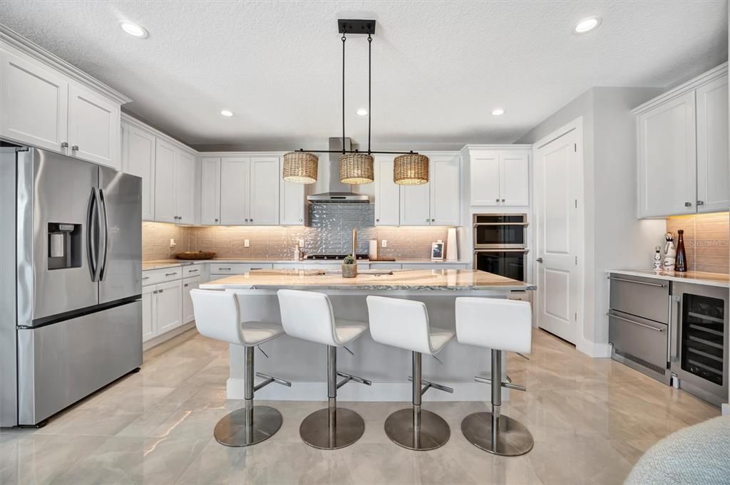 На продажу: $1,295,000 (4 спален, 5 ванн, 3149 Квадратных фут)