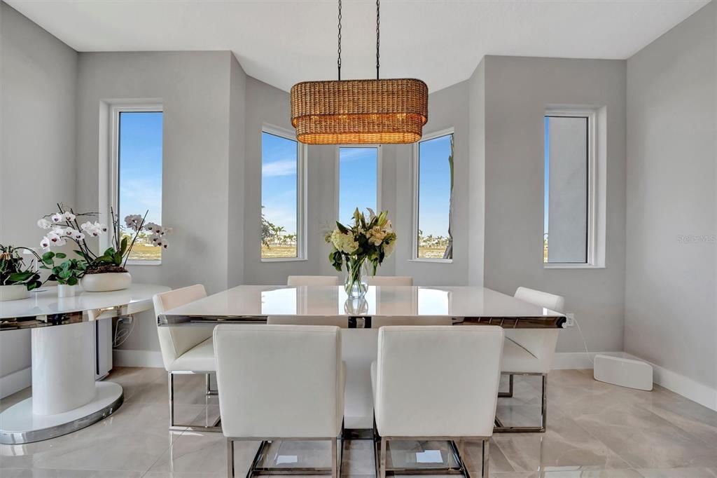 На продажу: $1,295,000 (4 спален, 5 ванн, 3149 Квадратных фут)