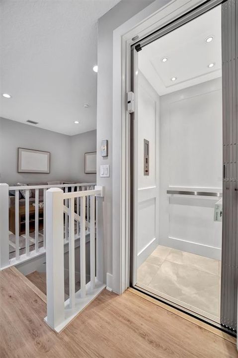 На продажу: $1,295,000 (4 спален, 5 ванн, 3149 Квадратных фут)