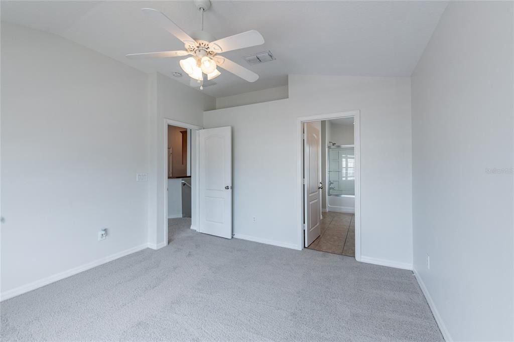 Activo con contrato: $217,900 (2 camas, 2 baños, 1200 Pies cuadrados)