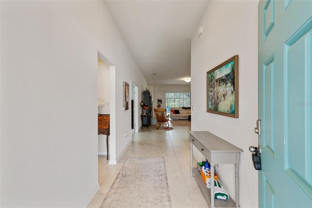 合同活跃: $390,000 (3 贝兹, 3 浴室, 2363 平方英尺)