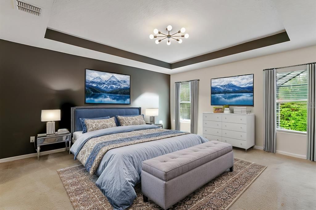 合同活跃: $390,000 (3 贝兹, 3 浴室, 2363 平方英尺)