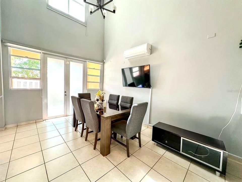 For Sale: $599,800 (4 beds, 3 baths, 1970 Square Feet)