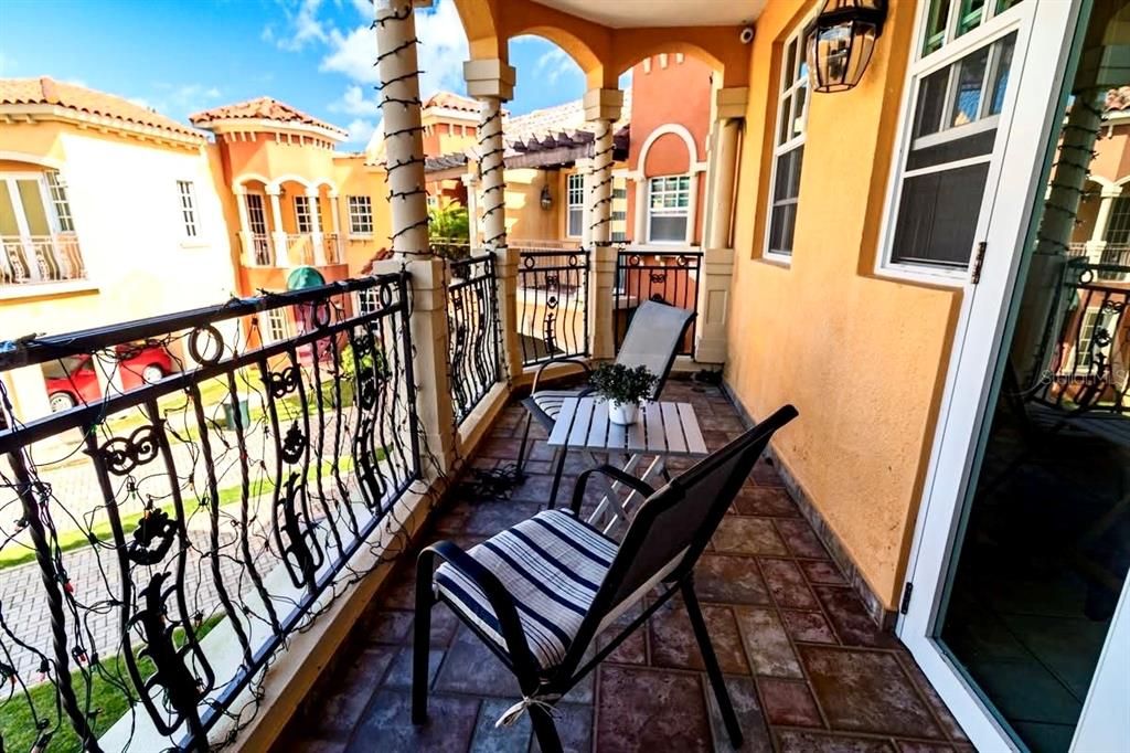 For Sale: $599,800 (4 beds, 3 baths, 1970 Square Feet)