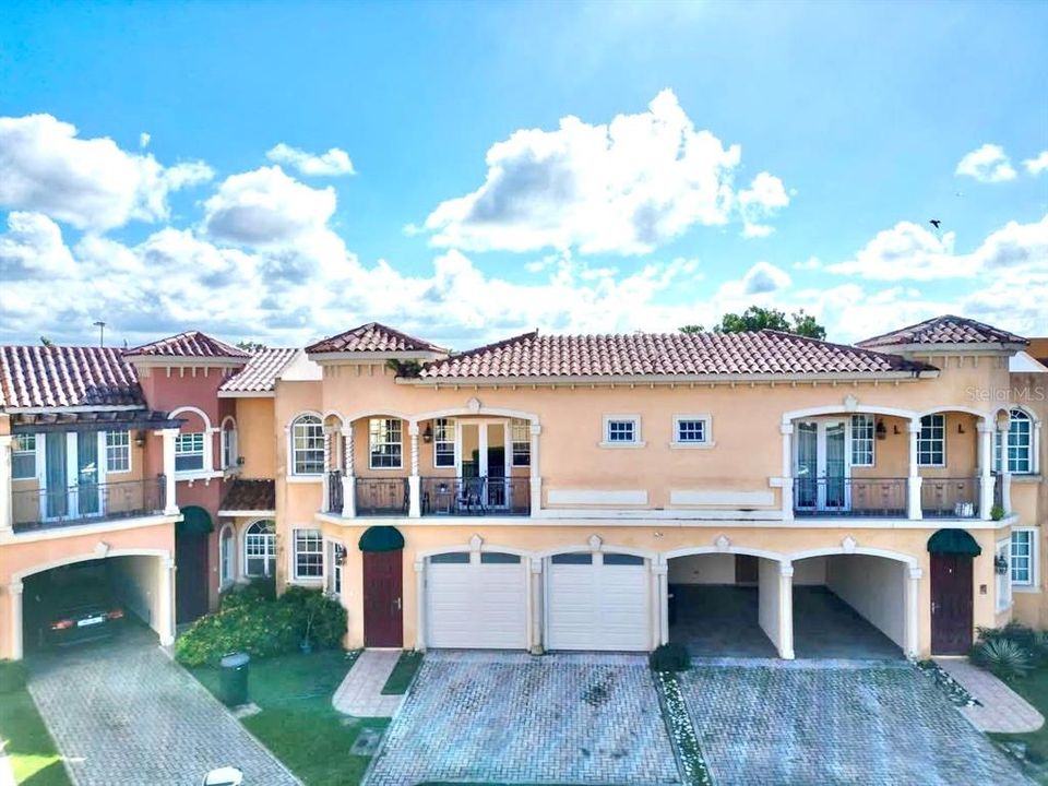 For Sale: $599,800 (4 beds, 3 baths, 1970 Square Feet)