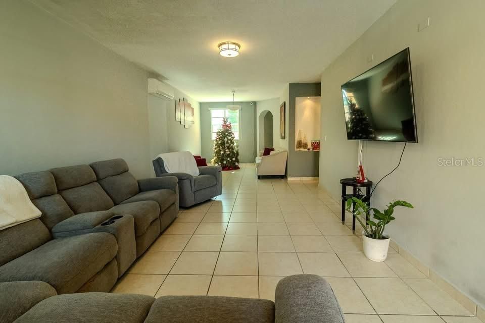 For Sale: $599,800 (4 beds, 3 baths, 1970 Square Feet)