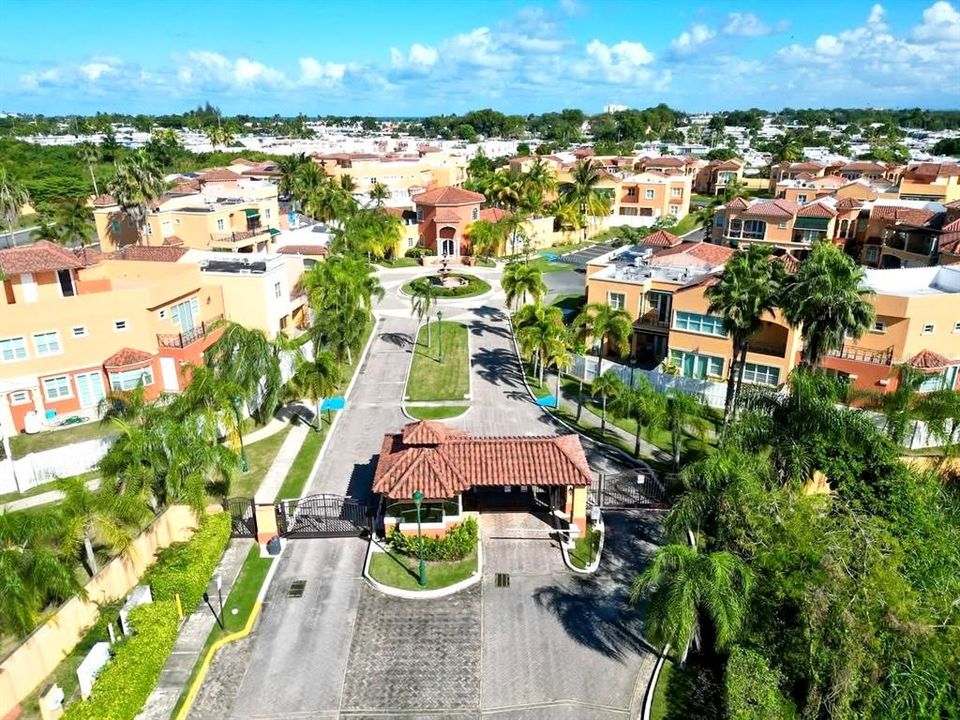 For Sale: $599,800 (4 beds, 3 baths, 1970 Square Feet)