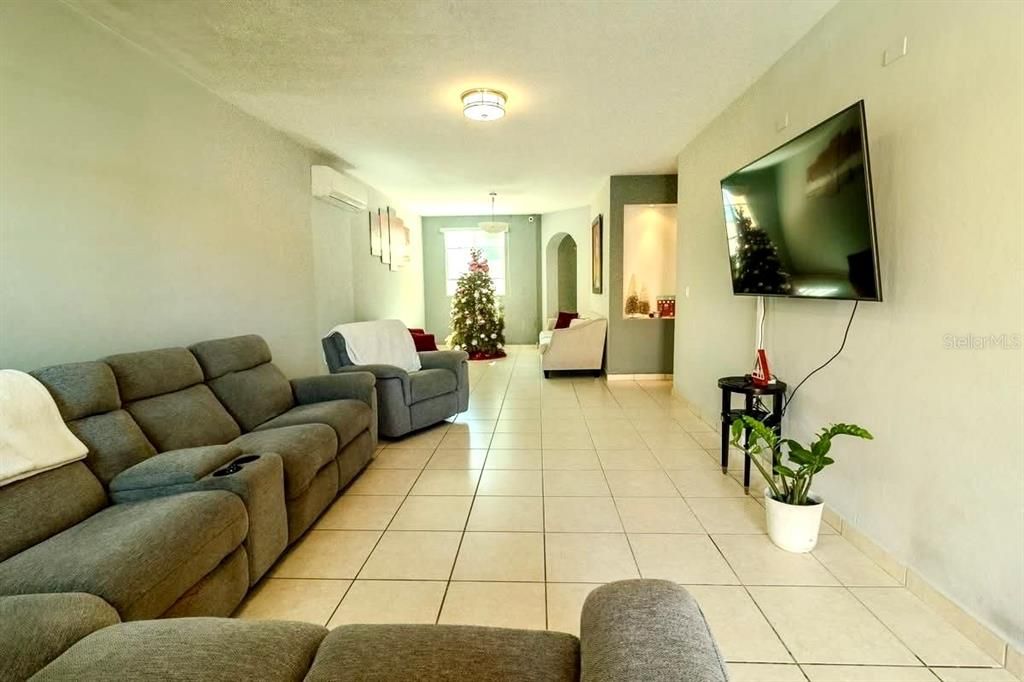 For Sale: $599,800 (4 beds, 3 baths, 1970 Square Feet)