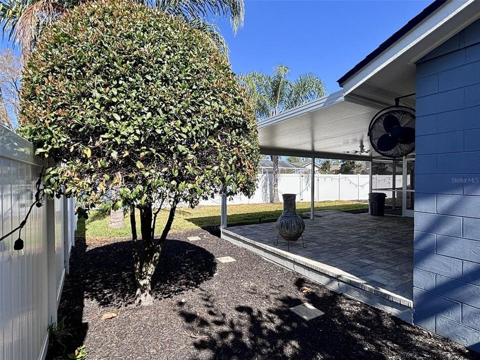 Active With Contract: $460,000 (4 beds, 2 baths, 1820 Square Feet)