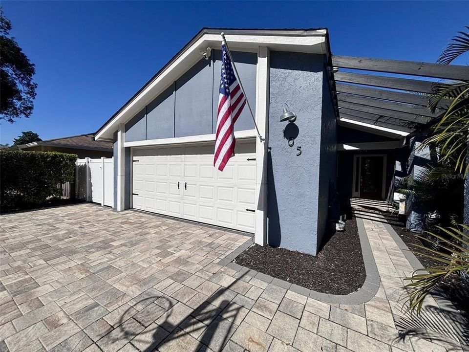 Active With Contract: $460,000 (4 beds, 2 baths, 1820 Square Feet)