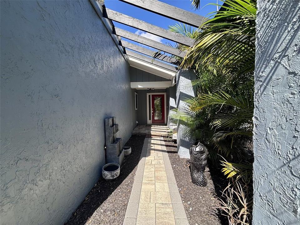 Active With Contract: $460,000 (4 beds, 2 baths, 1820 Square Feet)