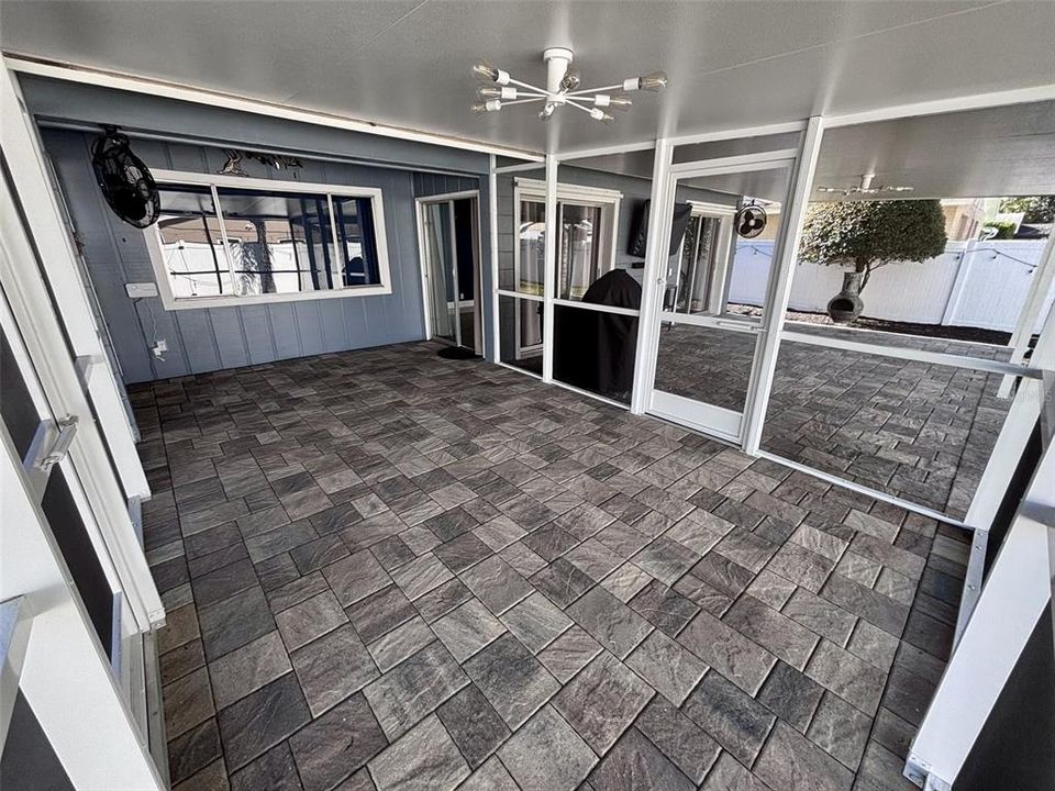Active With Contract: $460,000 (4 beds, 2 baths, 1820 Square Feet)