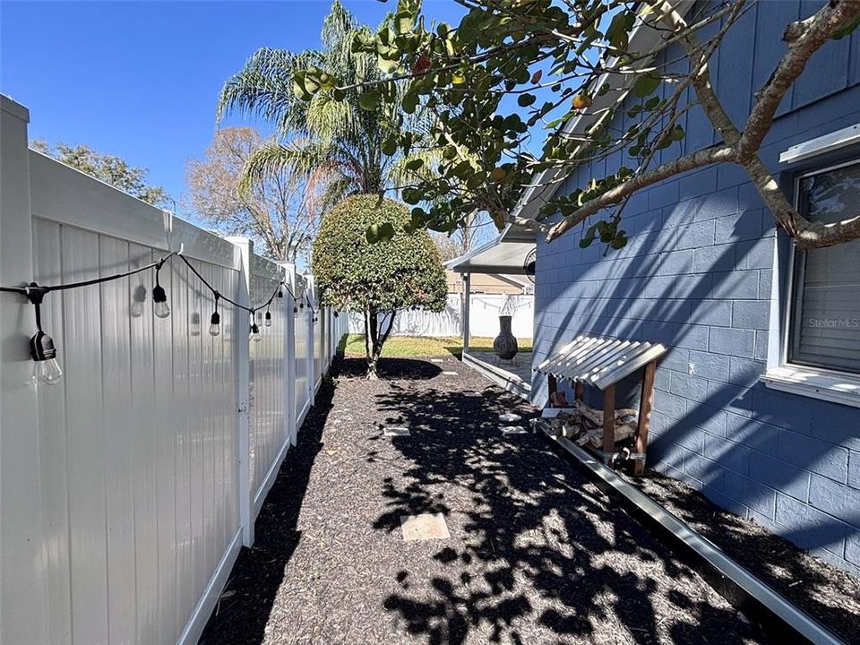 Active With Contract: $460,000 (4 beds, 2 baths, 1820 Square Feet)