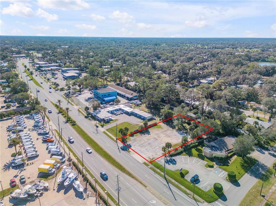 待售: $329,000 (0.50 acres)