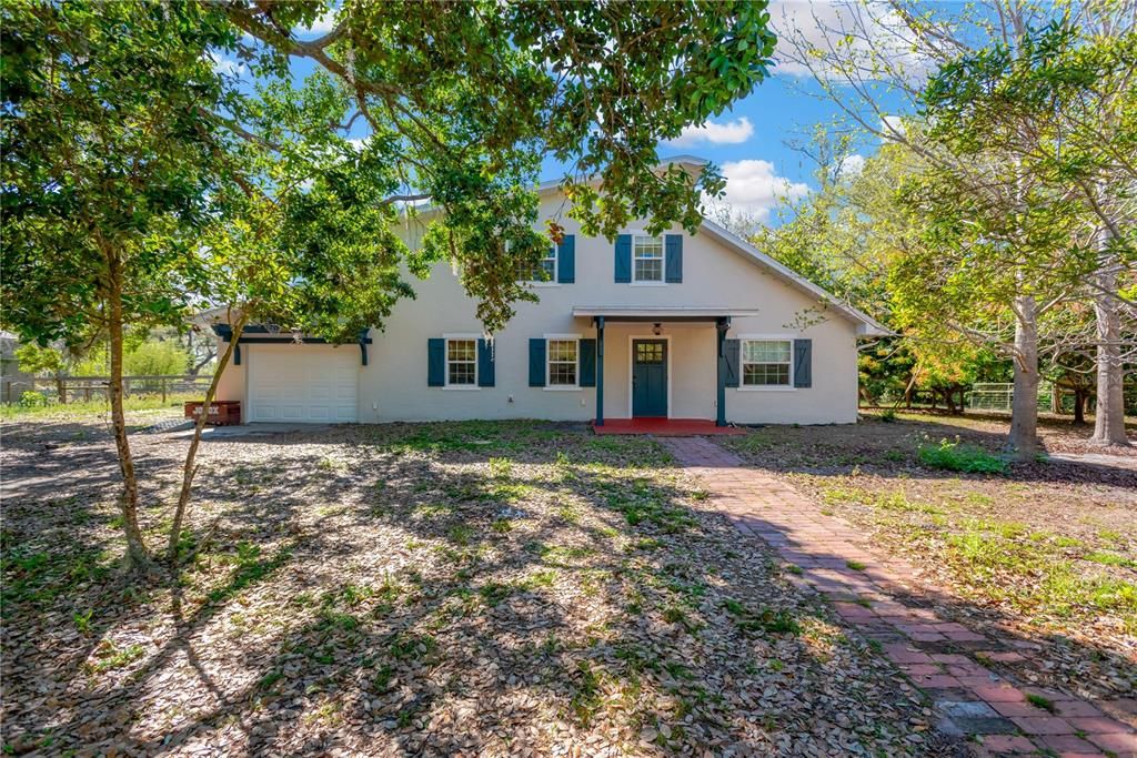 Freshly painted 2 story home, over 2000 SF
