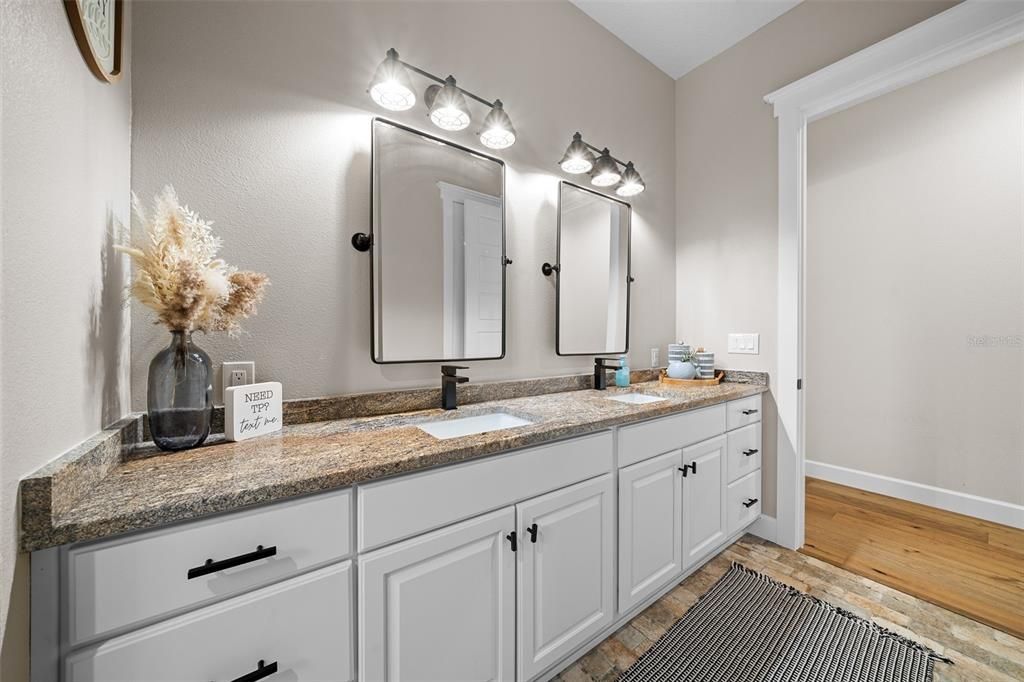 待售: $1,350,000 (4 贝兹, 3 浴室, 3323 平方英尺)