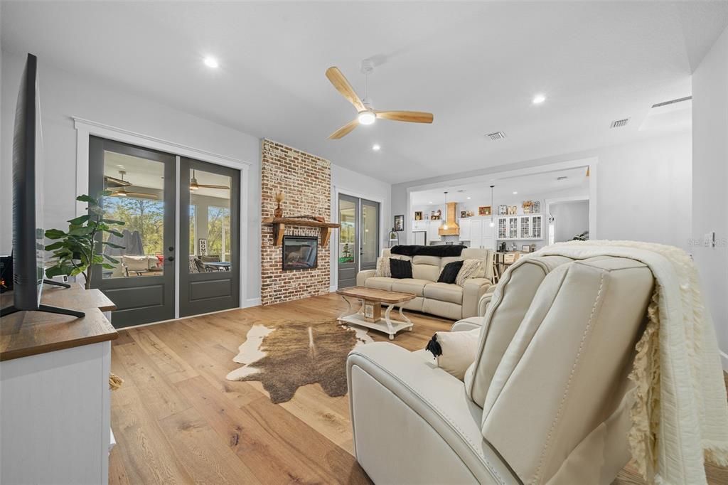 待售: $1,350,000 (4 贝兹, 3 浴室, 3323 平方英尺)