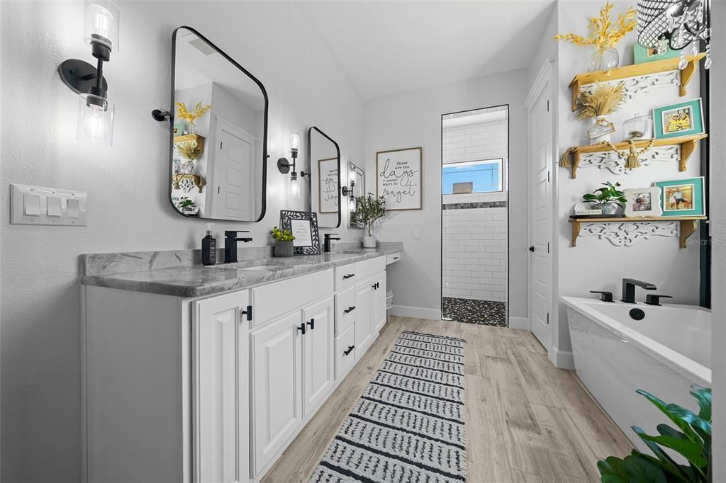 待售: $1,350,000 (4 贝兹, 3 浴室, 3323 平方英尺)