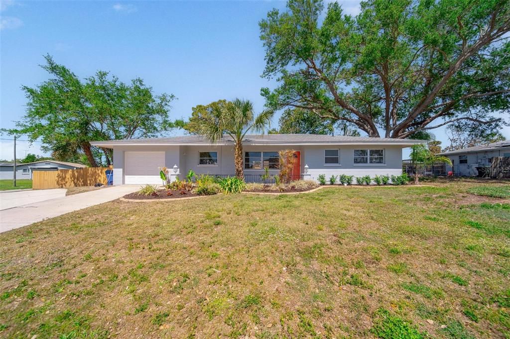 Недавно продано: $399,000 (3 спален, 2 ванн, 1569 Квадратных фут)