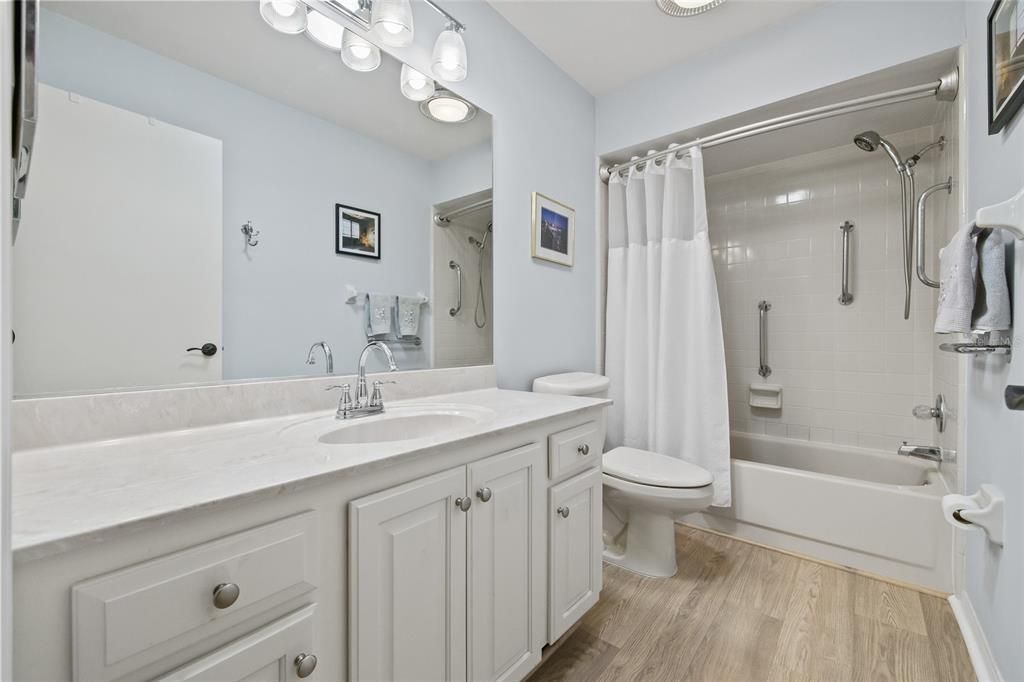 For Sale: $267,000 (2 beds, 2 baths, 1878 Square Feet)