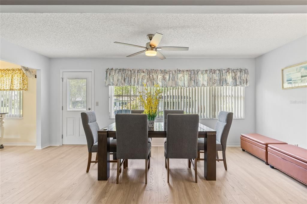 For Sale: $267,000 (2 beds, 2 baths, 1878 Square Feet)