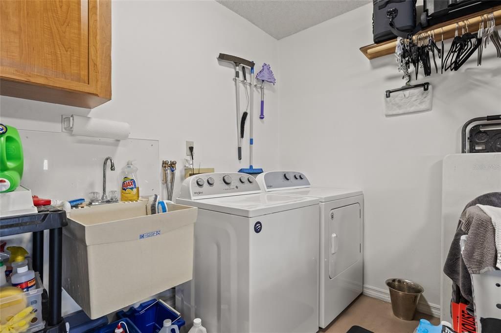 For Sale: $267,000 (2 beds, 2 baths, 1878 Square Feet)