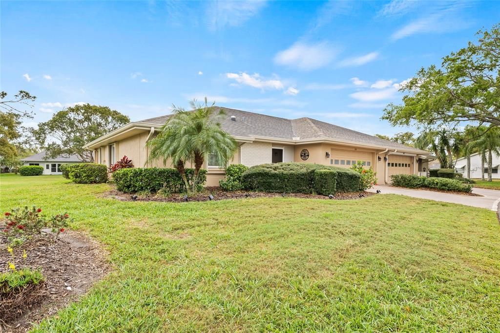 For Sale: $267,000 (2 beds, 2 baths, 1878 Square Feet)