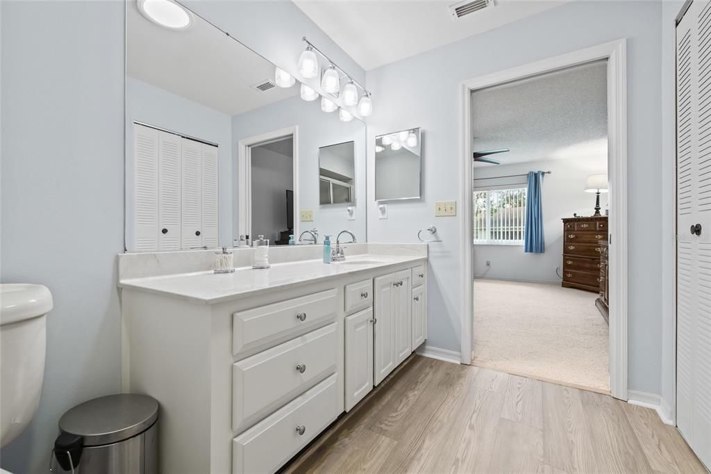 For Sale: $267,000 (2 beds, 2 baths, 1878 Square Feet)