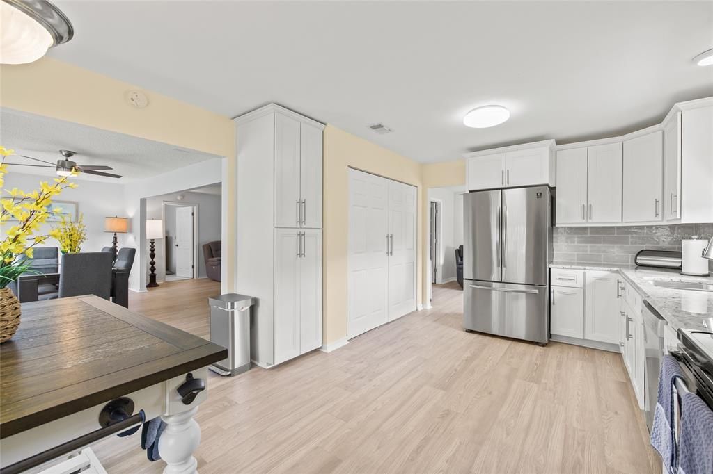 For Sale: $267,000 (2 beds, 2 baths, 1878 Square Feet)