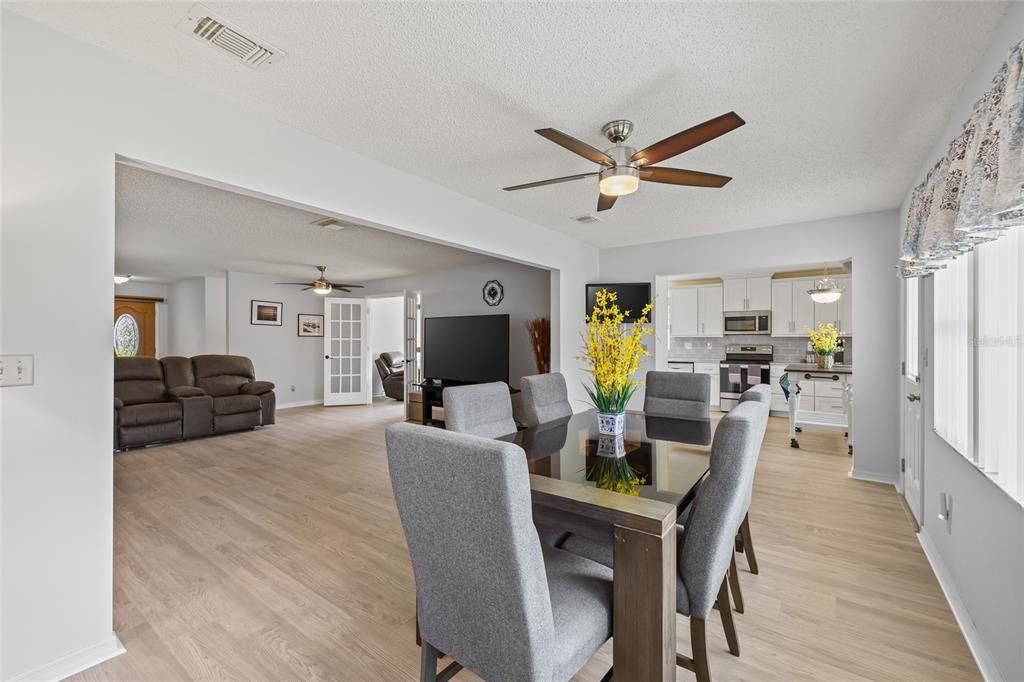 For Sale: $267,000 (2 beds, 2 baths, 1878 Square Feet)