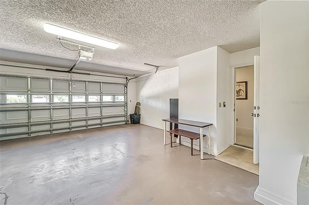 For Sale: $267,000 (2 beds, 2 baths, 1878 Square Feet)