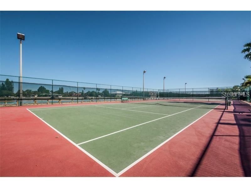 出租: $7,000 (1 贝兹, 1 浴室, 1015 平方英尺)