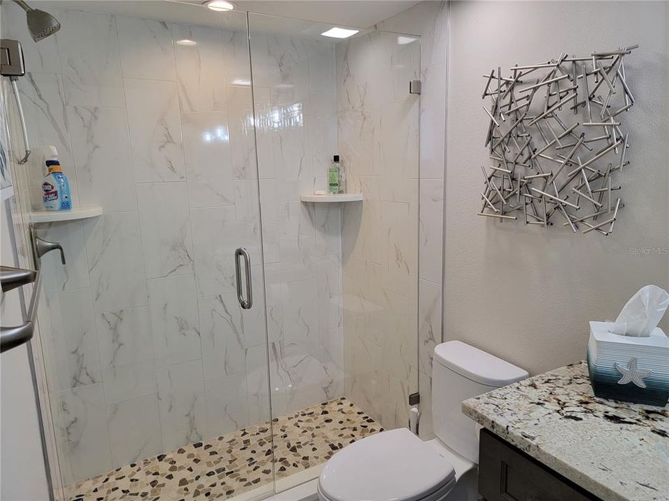 出租: $7,000 (1 贝兹, 1 浴室, 1015 平方英尺)