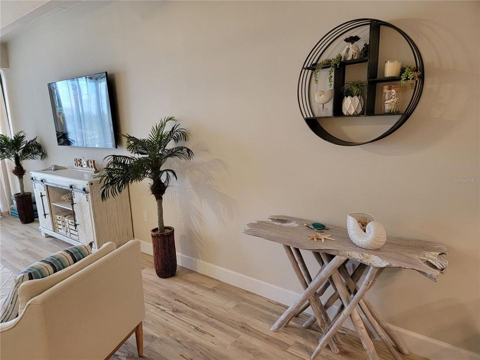 出租: $7,000 (1 贝兹, 1 浴室, 1015 平方英尺)