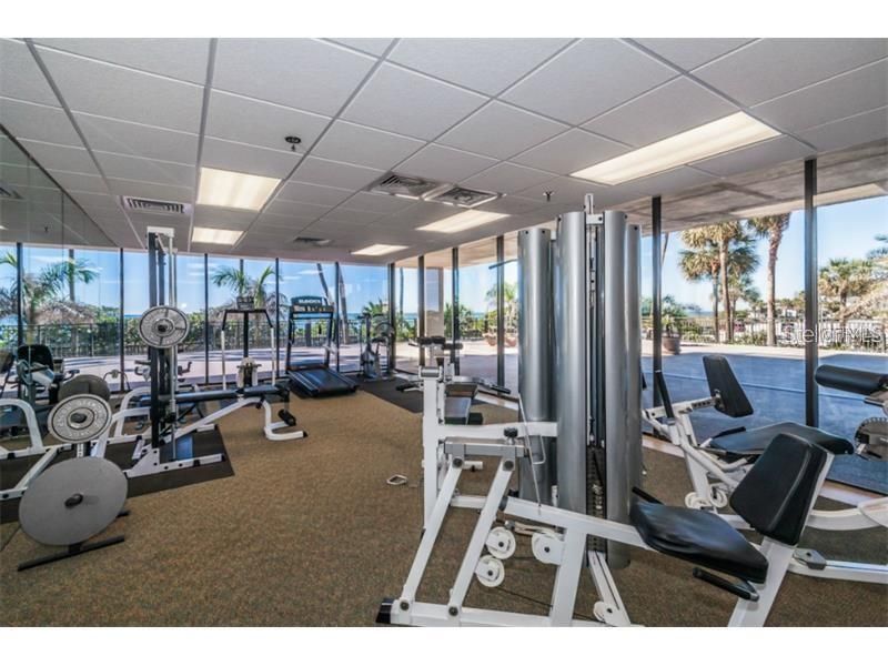 出租: $7,000 (1 贝兹, 1 浴室, 1015 平方英尺)