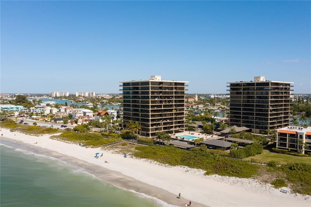 出租: $7,000 (1 贝兹, 1 浴室, 1015 平方英尺)