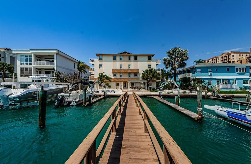 For Sale: $1,324,000 (4 beds, 2 baths, 1700 Square Feet)